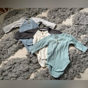 Gerber - 6-9M - long sleeve henley onsies